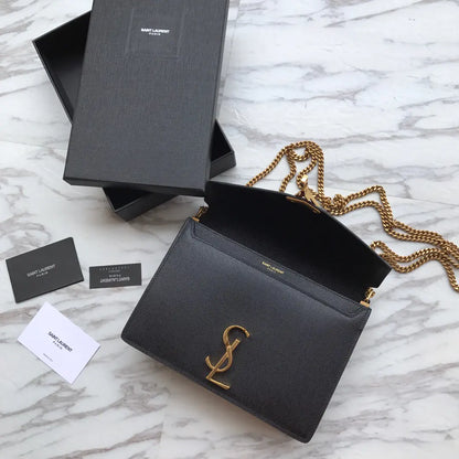 カサンドラ モノグラム クラスプバッグ（オーストリッチ）