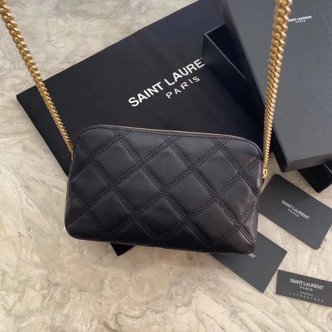 キルティングマットレザーのベッキー ダブルジップポーチ