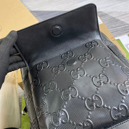 グッチ ロゴエンボス加工 パンチングレザー バックパック – BG036