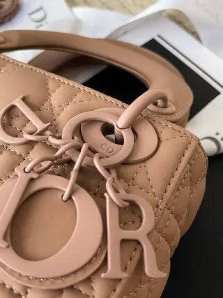 クリスチャン・ディオール ミディアム レディ ディオール バッグ