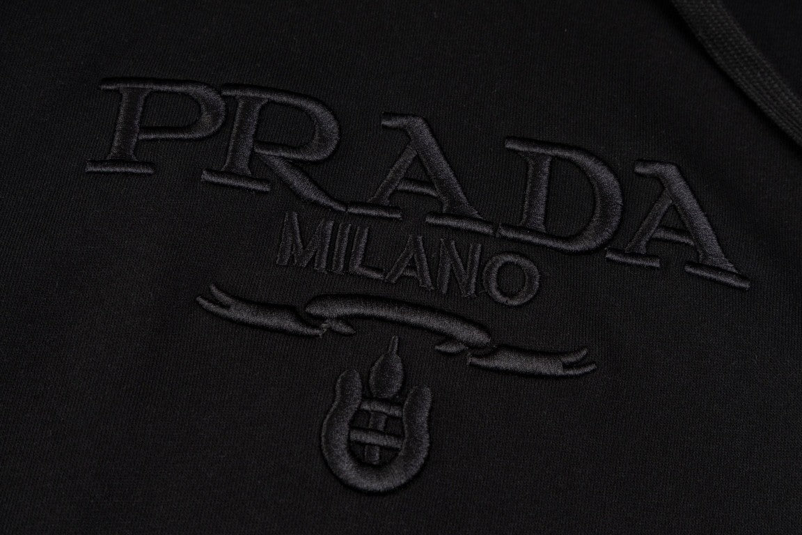 【Prada旗艦店】( プラダ ) パーカー ご好評に付き再入荷！