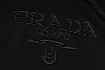 【Prada旗艦店】( プラダ ) パーカー ご好評に付き再入荷！