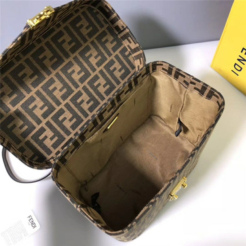 ヴィンテージ フェンディ ボックスバッグ