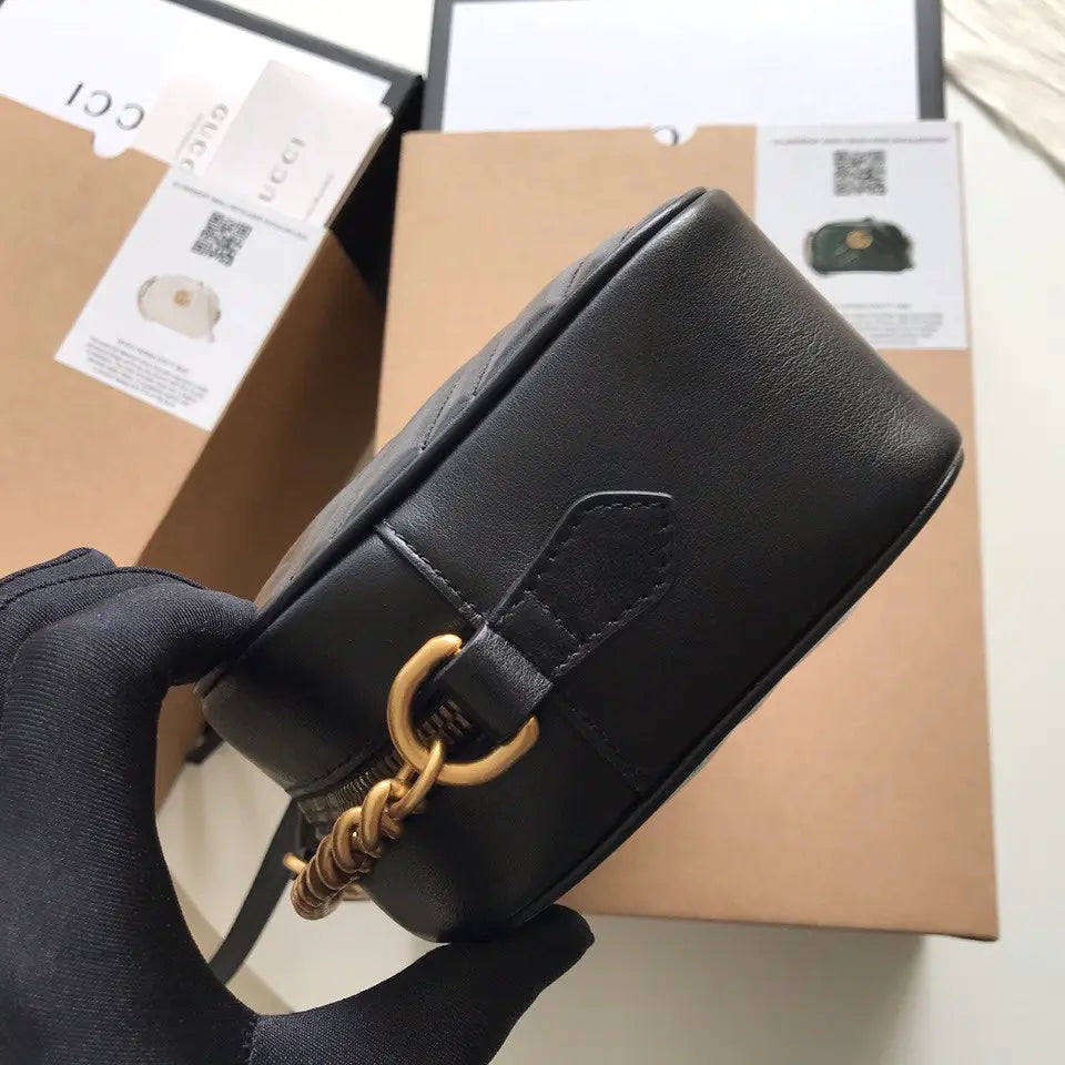 グッチ ラージショルダーバッグ