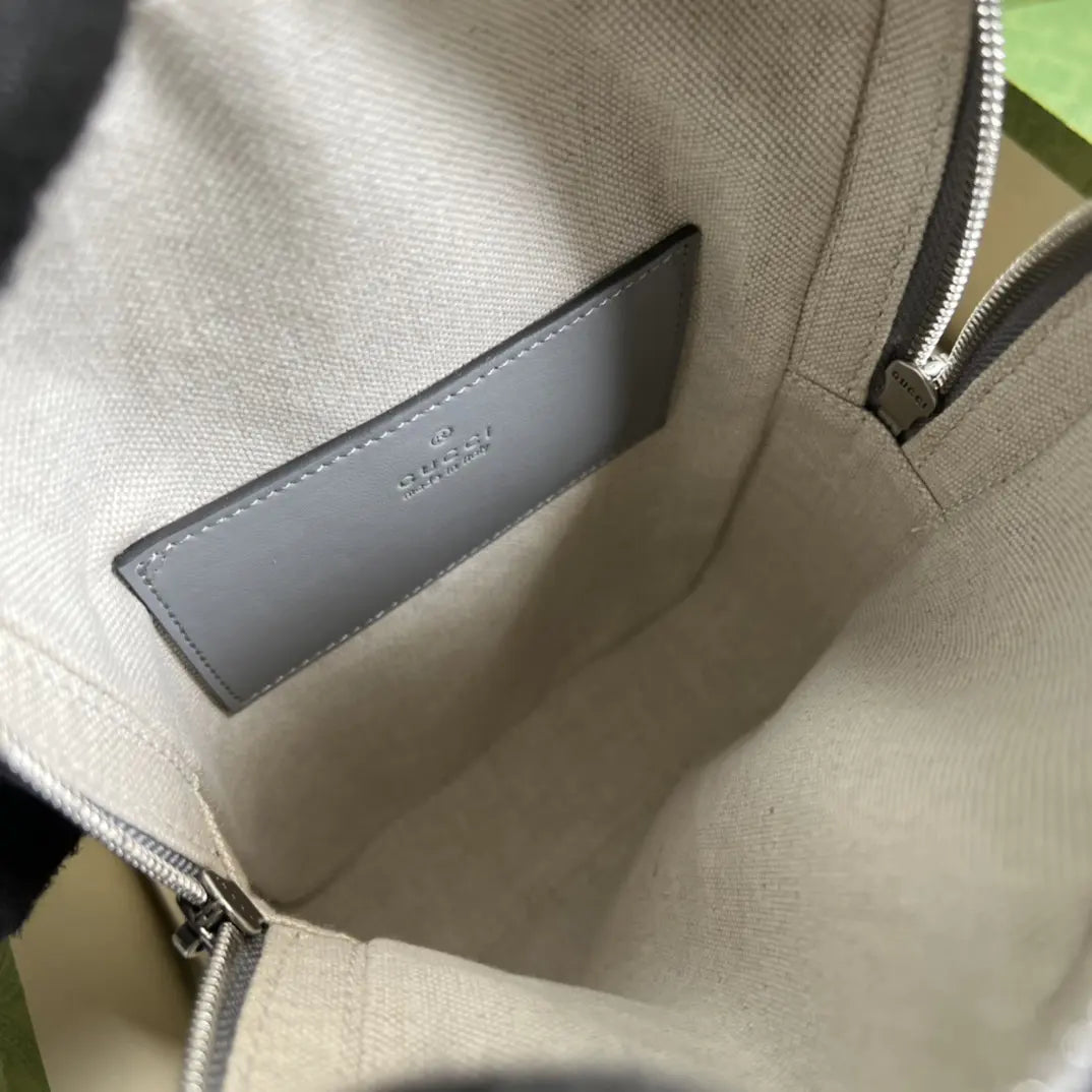 GGエンボス加工のスリングバックパック