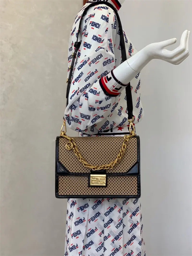 フェンディ カン アイ ストゥ バッグ