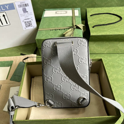 GGエンボス加工のスリングバックパック