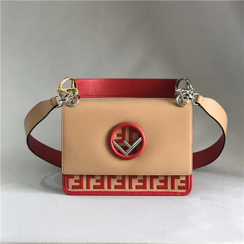 フェンディ カンイフ ショルダーバッグ