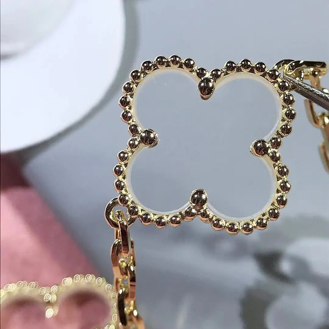 ヴァン クリーフ＆アーペルの四つ葉のクローバー クリスタル ブレスレット