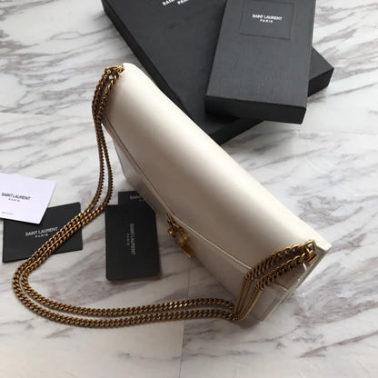 カサンドラ モノグラム クラスプバッグ（オーストリッチ）