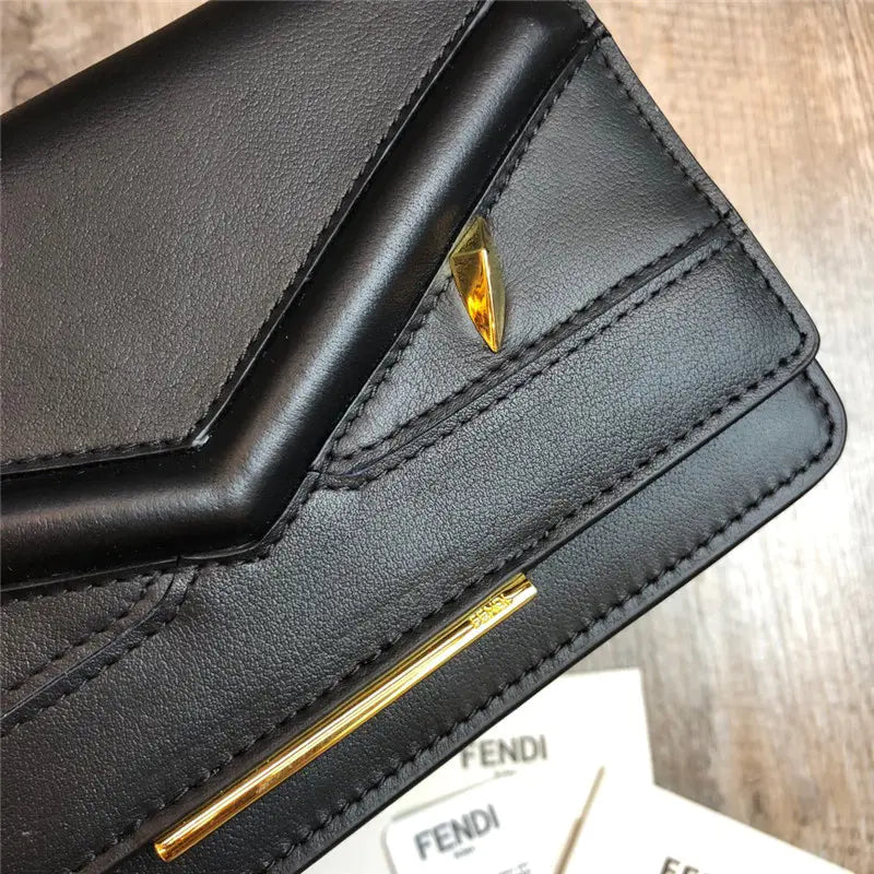 フェンディ チェーンウォレットバッグ