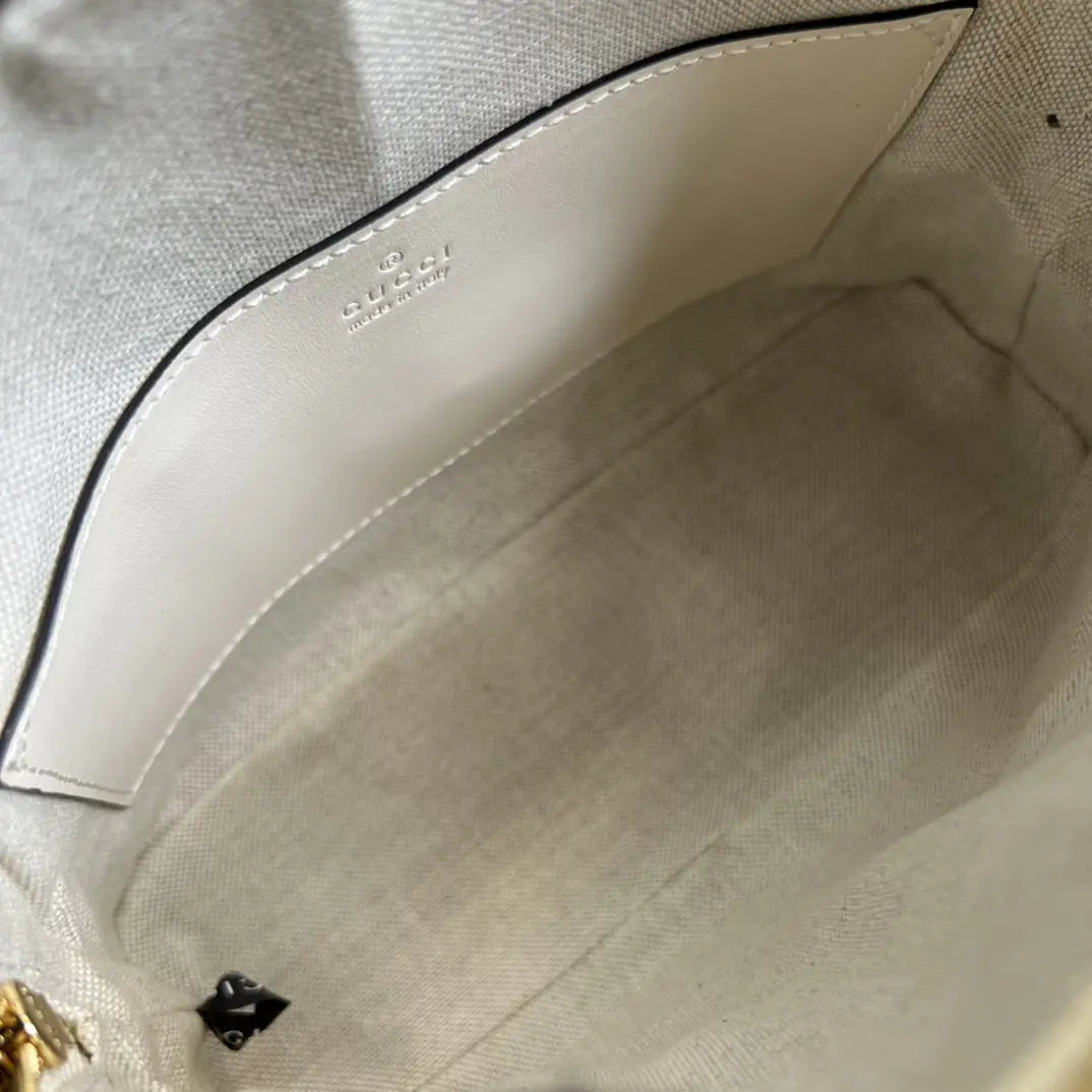 GG マトラッセ レザー スモール バッグ