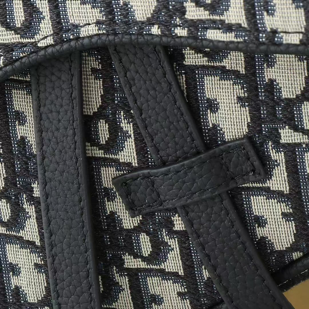 ディオール メンズ サドルバッグ