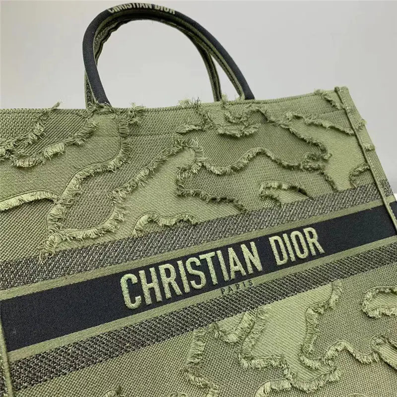 ディオール オブリーク エンブロイダリー ディオール ブック トート