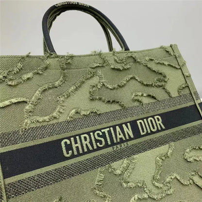 ディオール オブリーク エンブロイダリー ディオール ブック トート