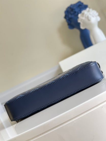 ルイ・ヴィトン デュオ・メッセンジャー モノグラム・シャドウレザー – LVB027