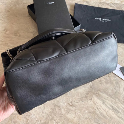 キルティングスエードのパファースモールバッグ