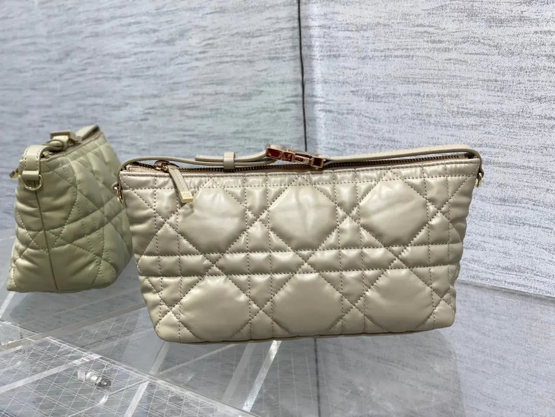 クリスチャン ディオール ミディアム トラベル ディオール ノマド ポーチバッグ