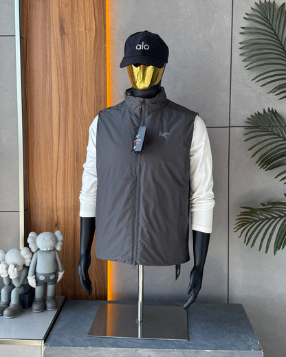 【ARC'TERYX旗艦店】ダウンベスト 男女兼用 ご好評に付き再入荷！