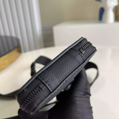 M57089 フォンポーチ ブラック グレインカーフレザー – LW259