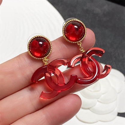 シャネルの赤いダブルC文字のイヤリング