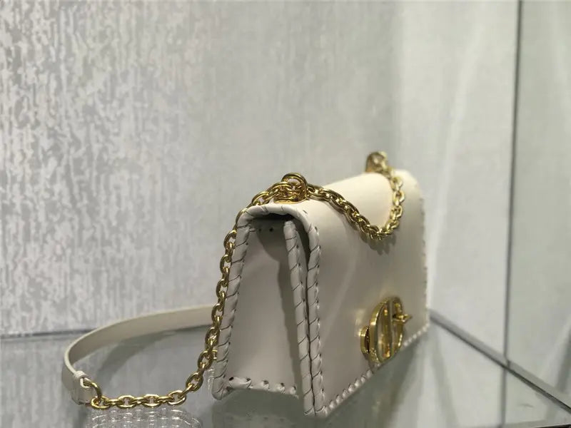 30 モンテーニュ ディオール CDバッグ ホワイト