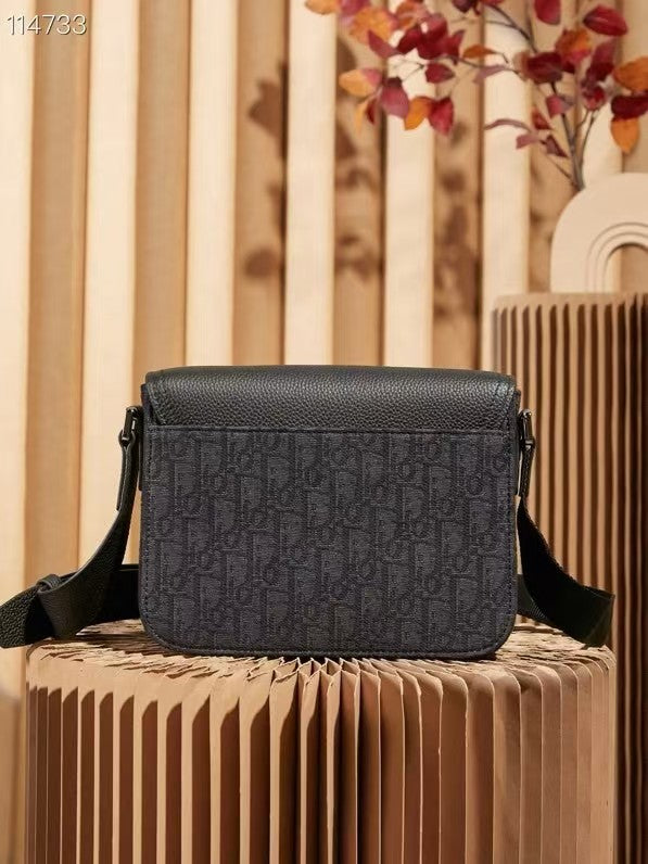 スモール サドル フラップ メッセンジャー