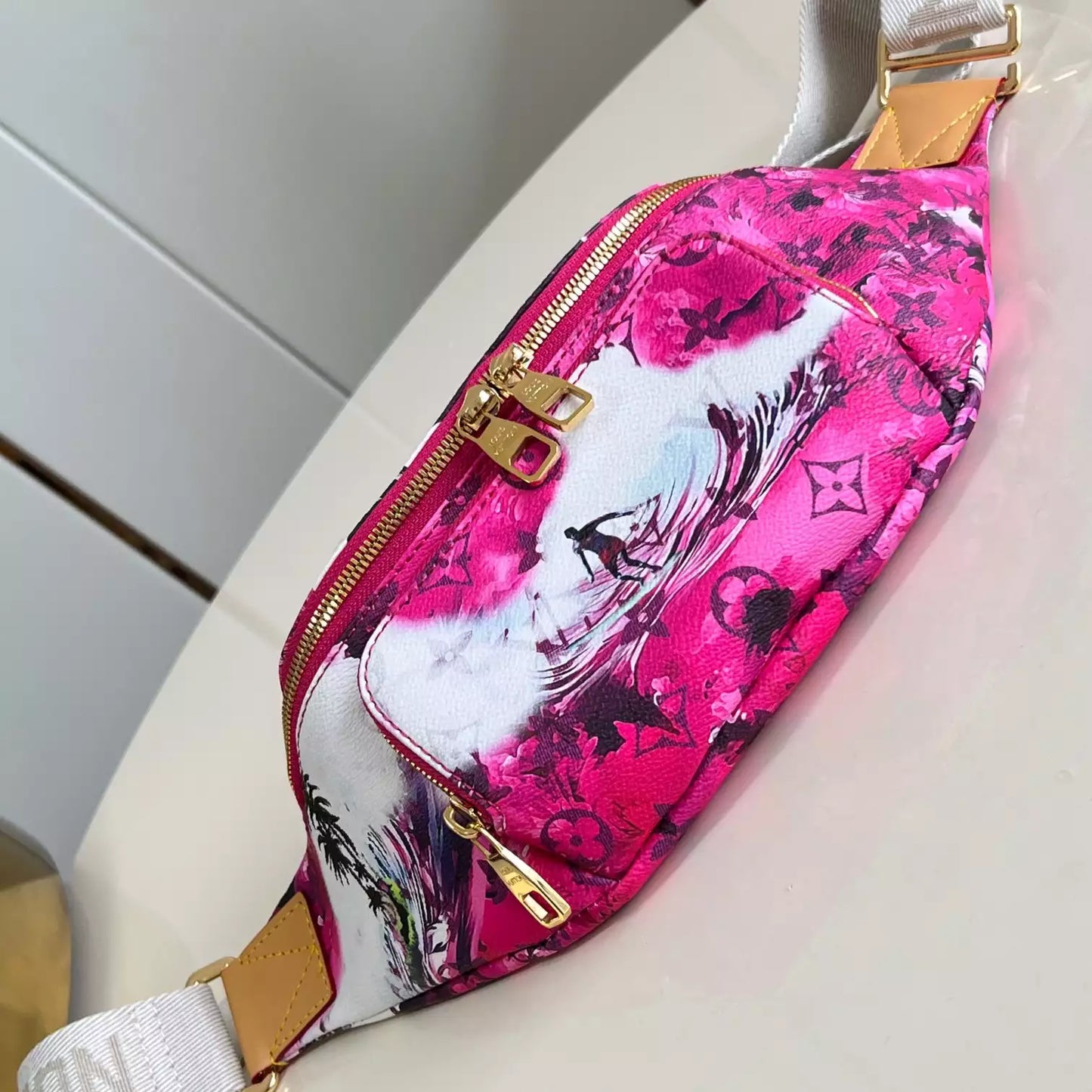 ラッシュ バムバッグ ピンク モノグラム サーフィン キャンバス M24987 – LW227