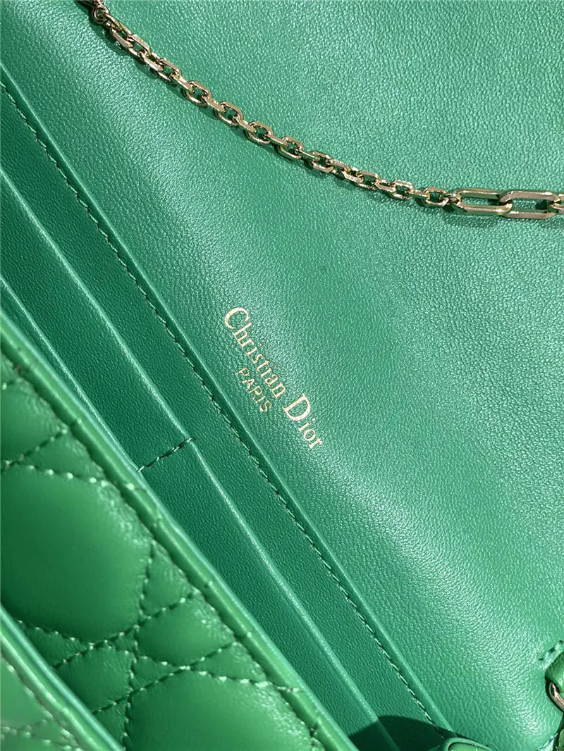 レディディオールクラッチ