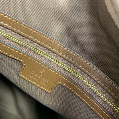 グッチ ミディアム バックパック インターロッキングG – BG025