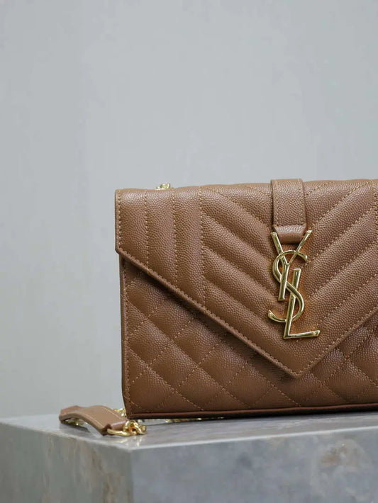 YSL 600195 エンベロープ スモール キルティング グレイン・ド・プードル エンボスレザー キャラメル