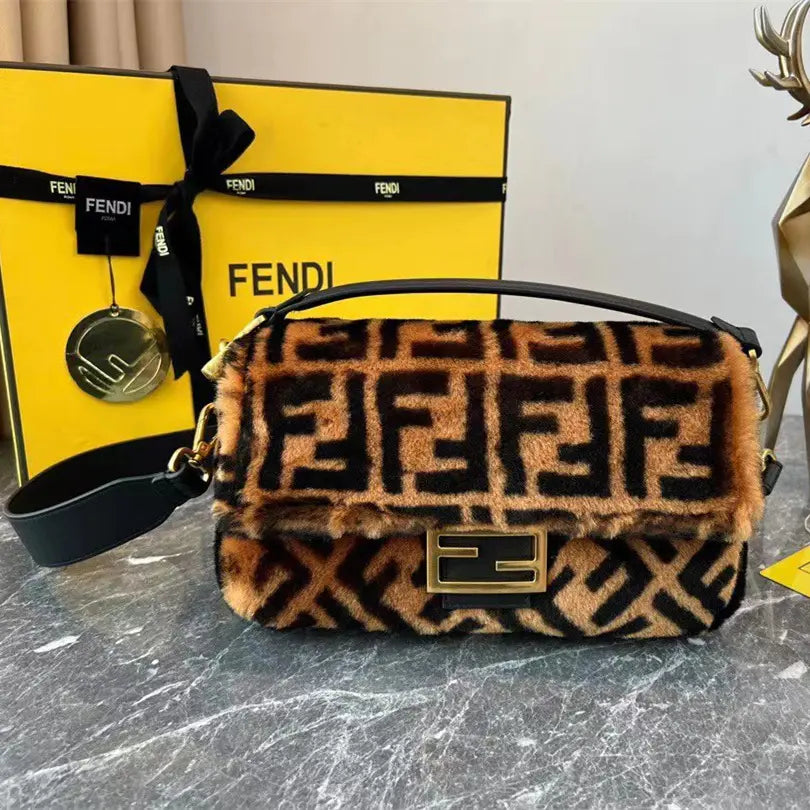 フェンディのウールバゲットバッグ