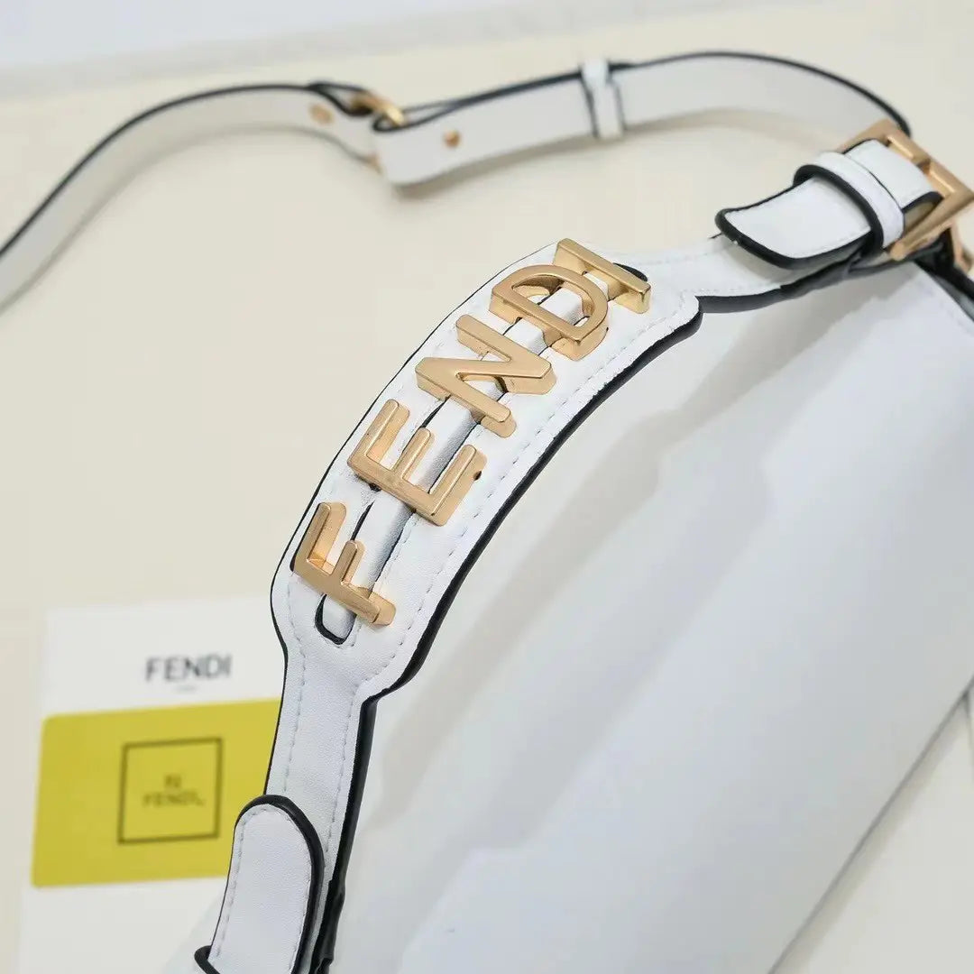 フェンディ アイスホワイト セレリア バッグ バゲット