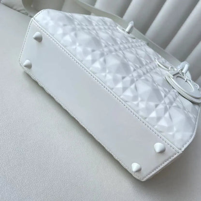 クリスチャン・ディオール ミディアム レディ ディオール バッグ