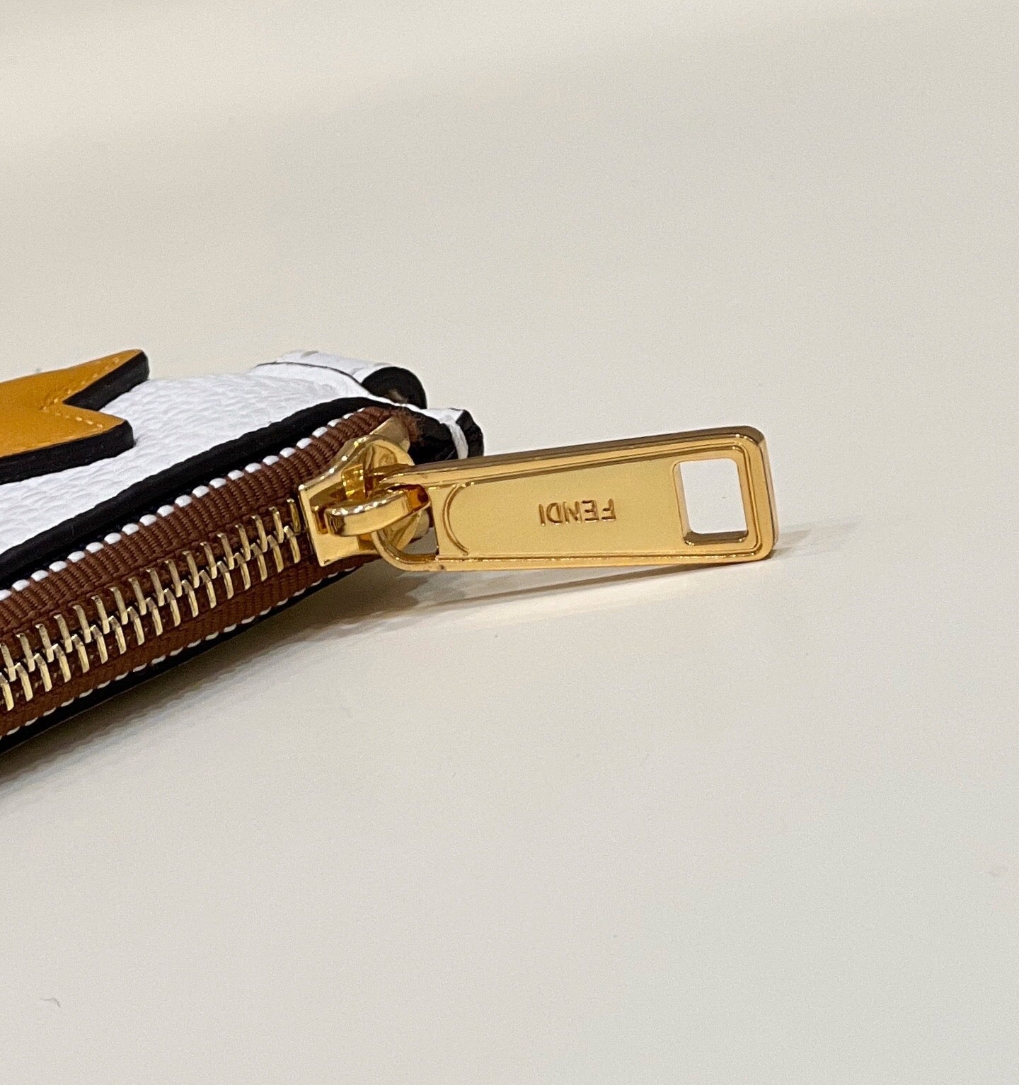 フェンディのクラッチ