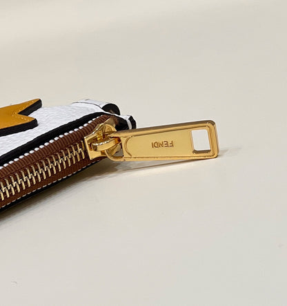 フェンディのクラッチ