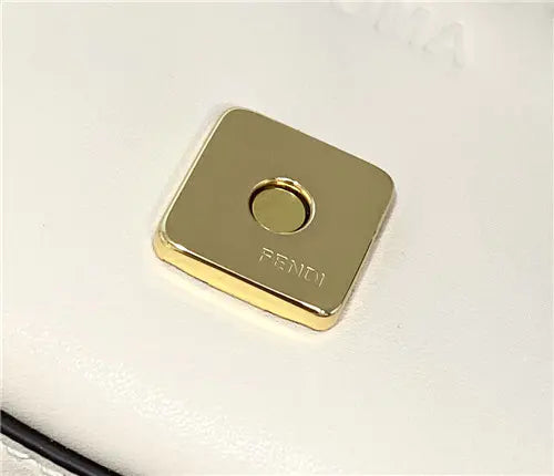 フェンディ サドルバッグ