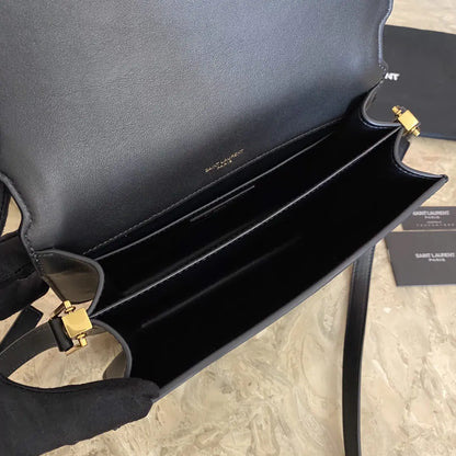 ソルフェリーノ ミディアム ソフトサッチェル（スエード＆スムースレザー）