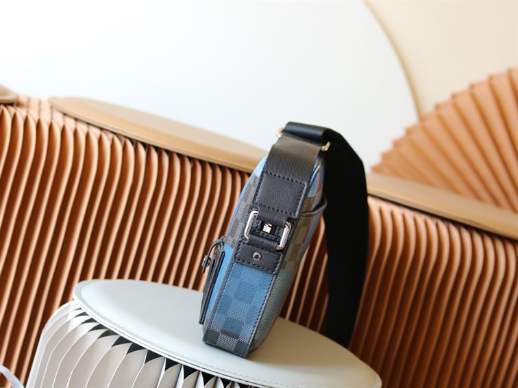 ルイ・ヴィトン アルファ メッセンジャー ダミエ グラファイト ジャイアント ブルー – LVB044