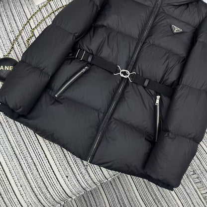 【PRADA旗艦店】ダウンジャケット、ご好評に付き再入荷！