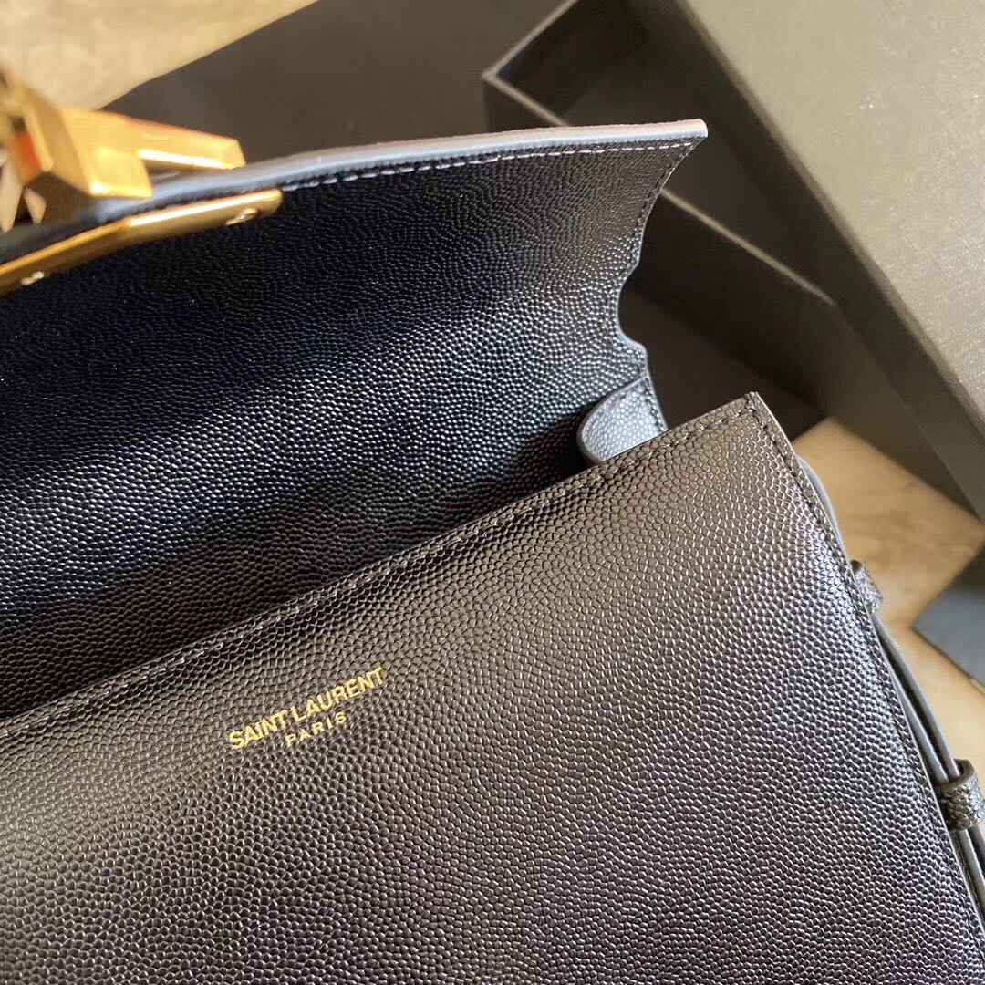 カサンドラ モノグラム クラスプバッグ マットパイソン