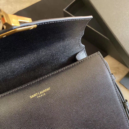 カサンドラ モノグラム クラスプバッグ マットパイソン