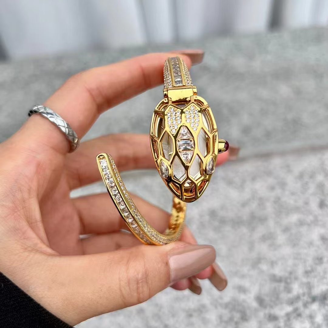 ブルガリ スネークブレスレット ダイヤモンド クラムシェルウォッチ