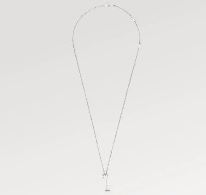 LV ルイ・ヴィトン LV キーペンダント M00678