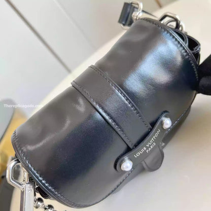 カーゴ ウェアラブルウォレット ブラック カーフレザー – LW316