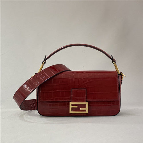 フェンディの象徴的なバゲットバッグ