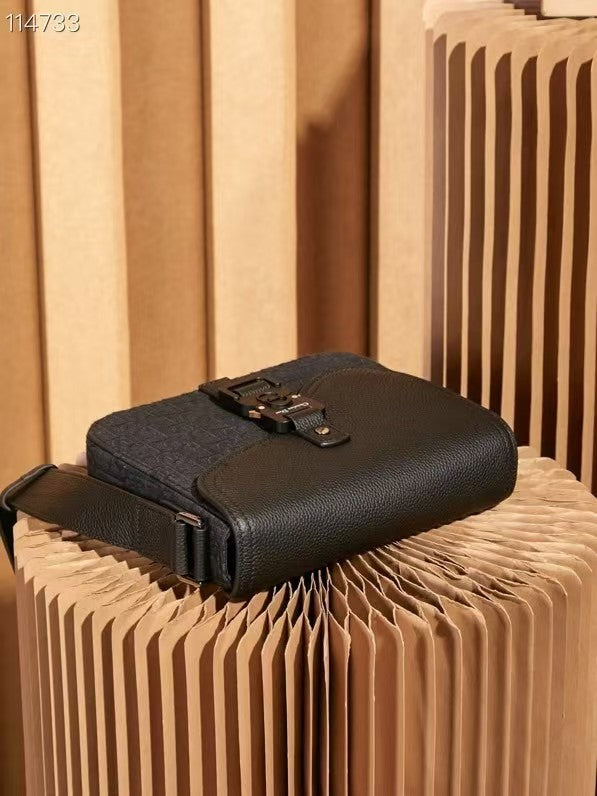 スモール サドル フラップ メッセンジャー