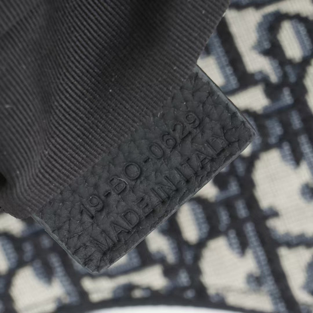 ディオール メンズ サドルバッグ