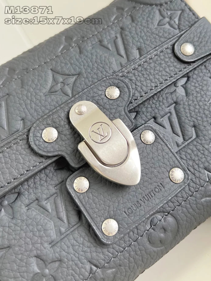 ソウル トランク クロスバッグ ブラック トリヨンモノグラム M13871 – LW418