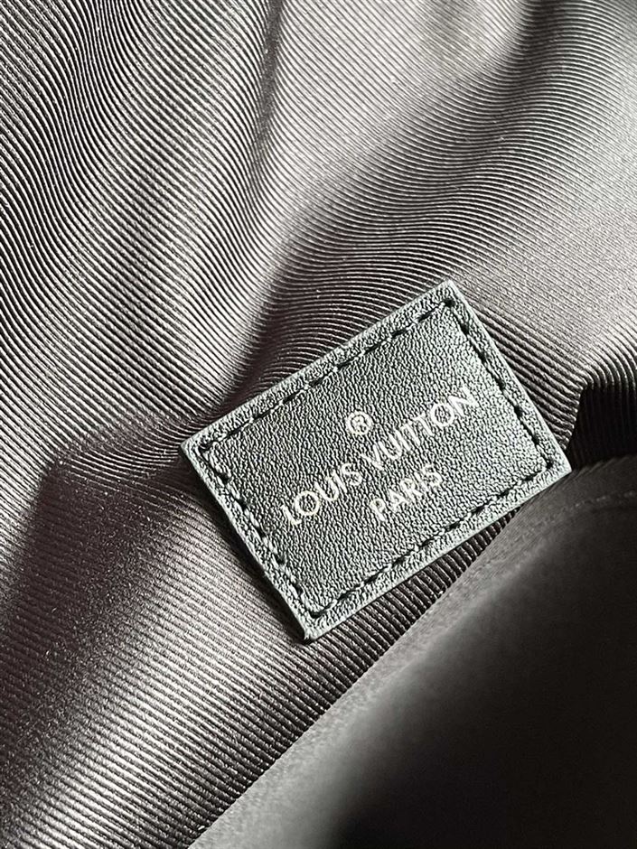 ルイ・ヴィトン キャンパス バックパック ダミエ アンフィニ グラファイト – LVB013